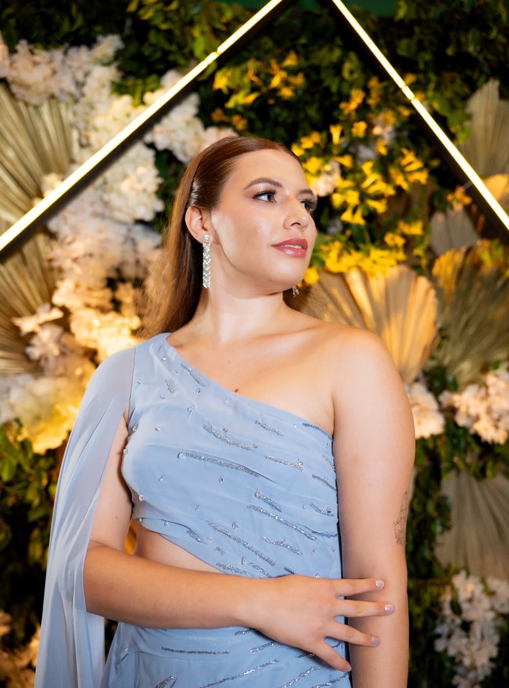 Vestido de madrinha um ombro só, azul serenity